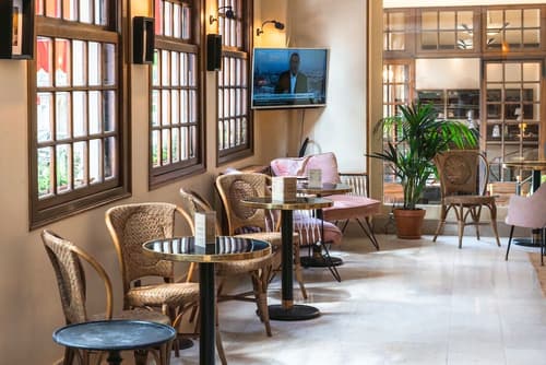 Le Grand Hôtel de l'Espérance, Lobby sitting area