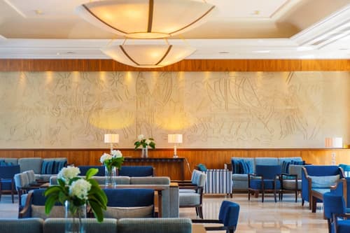 Ajax Hotel, Interior entrance