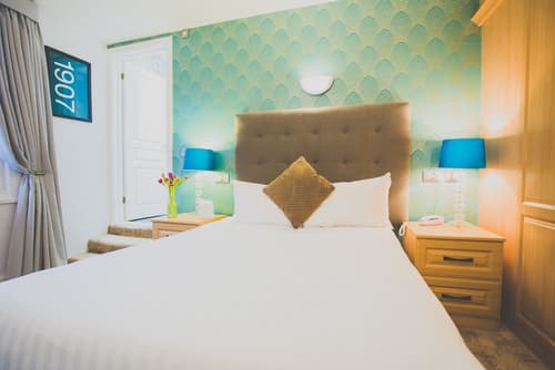 Greenbank Hotel, Room