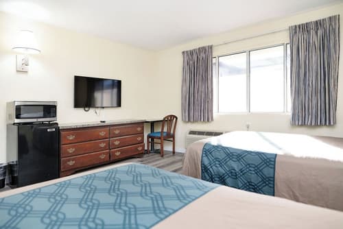 Central Phoenix Hotel, Room