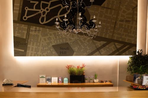 Areos Hotel, Reception