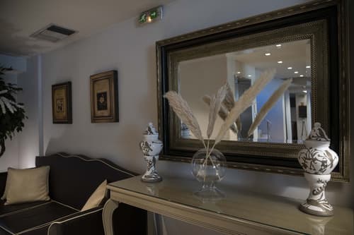 Areos Hotel, Reception