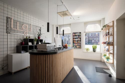 Hotel Light, Reception