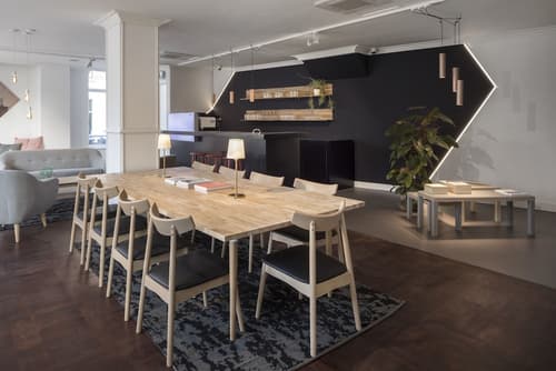 Hotel Light, Lobby lounge