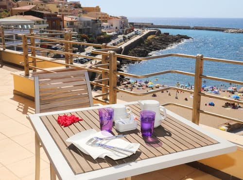 Janus Hotel, Primary image