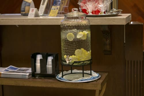 Hôtel Brossard, Reception