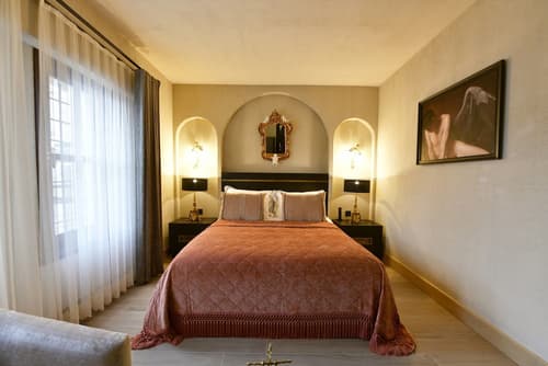 Sacred Mansion, Room