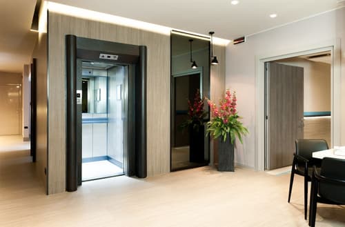 Hotel Lombardia, Lobby