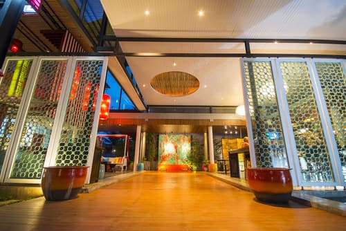 Red Ginger Chic Resort, Interior entrance
