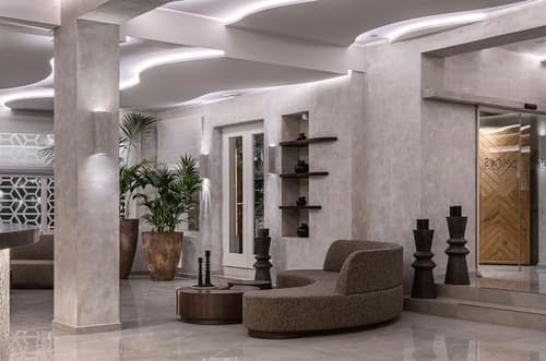 Hotel Petinos, Reception