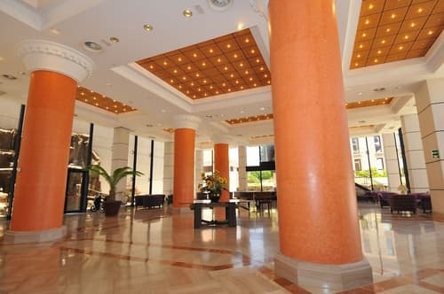 Hotel Zentral Center, Interior entrance