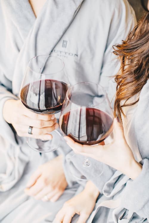 Hutton Hotel, Food and drink