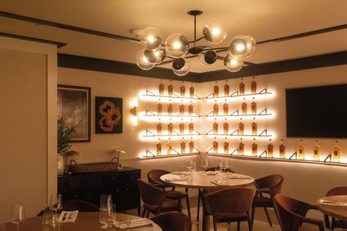 Hutton Hotel, Restaurant