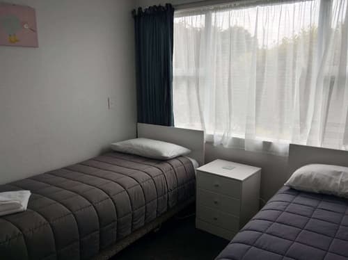 Queens Park Motels, Room