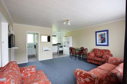 Queens Park Motels, Lobby sitting area