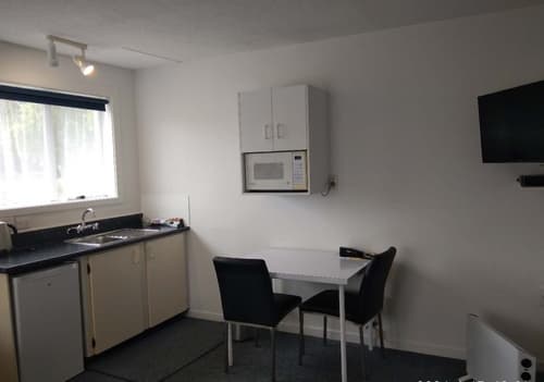 Queens Park Motels, Room