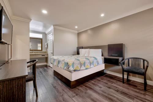 Motel 6 South Gate, CA, Room