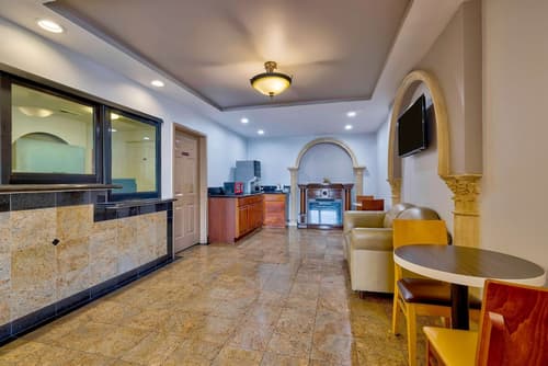 Motel 6 South Gate, CA, Lobby