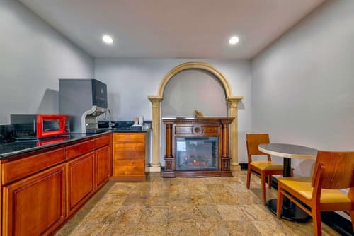 Motel 6 South Gate, CA, Lobby