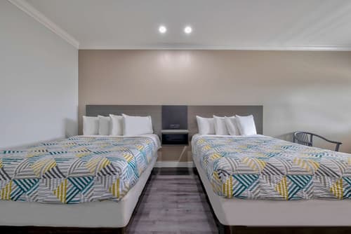 Motel 6 South Gate, CA, Room