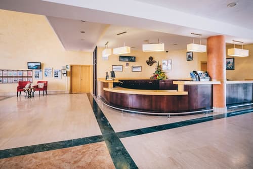 Grand Muthu Golf Plaza Hotel, Reception