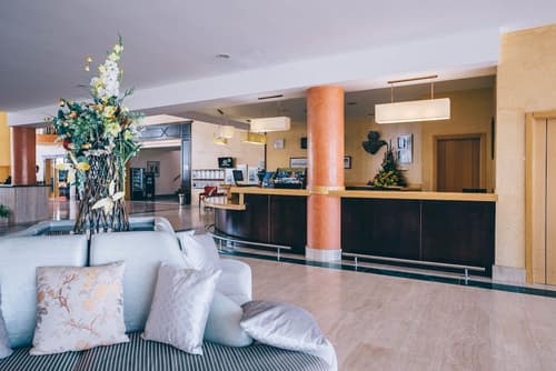 Grand Muthu Golf Plaza Hotel, Reception