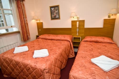 Alexandra Hotel, Room