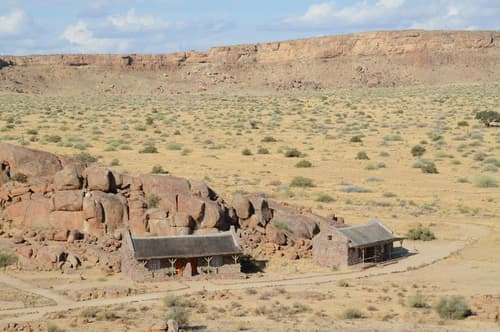 Canyon Village, Property grounds