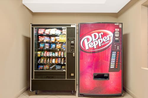 Days Inn by Wyndham Downtown St. Louis, Snack bar