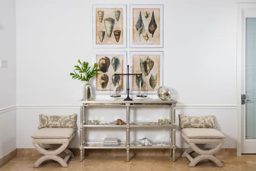 Windsong on the Reef, Lobby