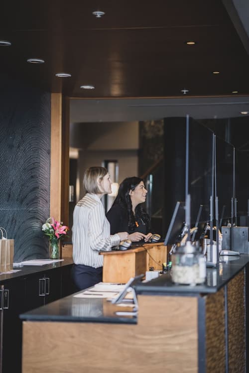 Black Rock Oceanfront Resort, Reception