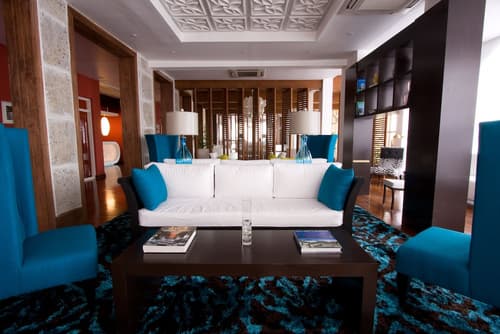 S Hotel Kingston, Lobby