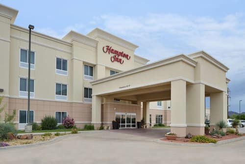 Hampton Inn Alpine, Exterior