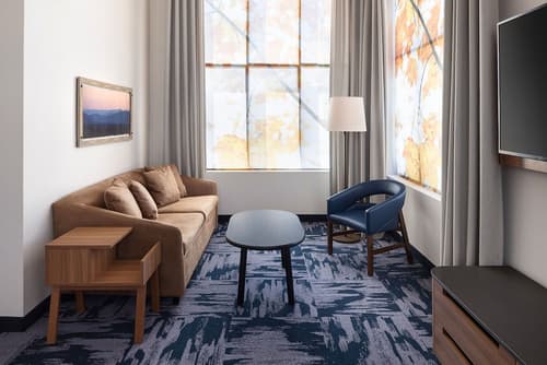 Fairfield Inn & Suites by Marriott West Kelowna, Room