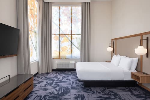 Fairfield Inn & Suites by Marriott West Kelowna, Room