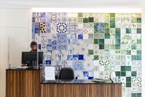 Hotel Ponta Delgada, Reception