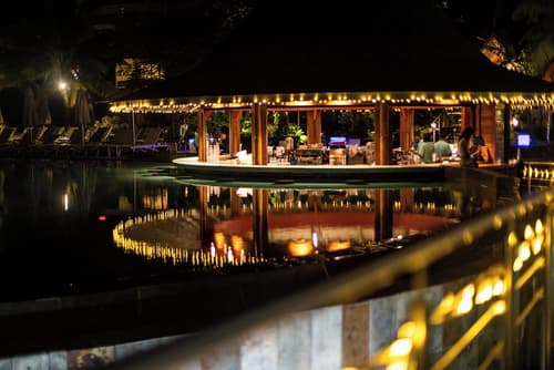 Te Moana Tahiti Resort, Poolside bar