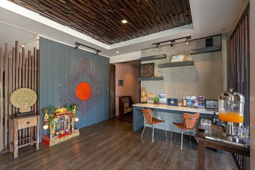 Phuketa Hotel, Reception