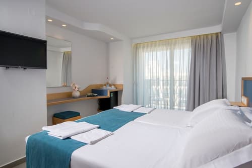 Alia Beach Hotel, Room