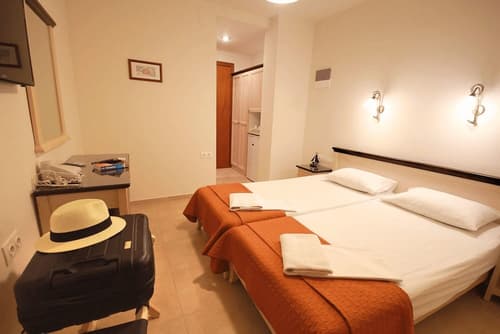 Mirabello Hotel, Primary image