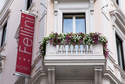 Hotel Fellini, Primary image