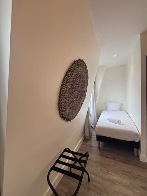 Korner République, Room