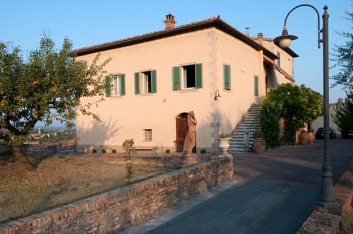 Palazzo di Valli, Front of property