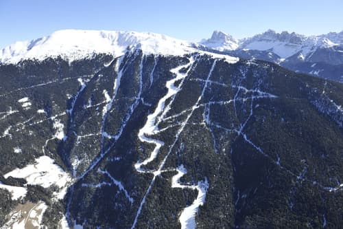 GrünerBaum Hotels, Ski hill