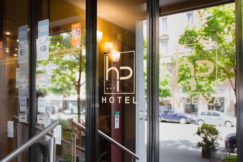 Hotel Piacenza, Interior entrance