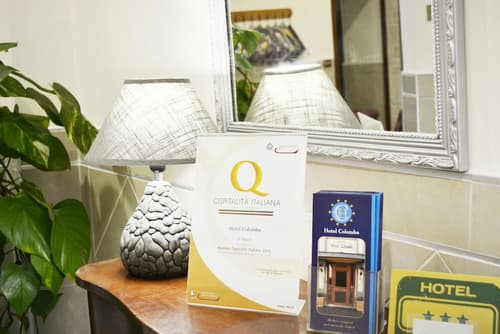 Hotel Colombo, Interior entrance