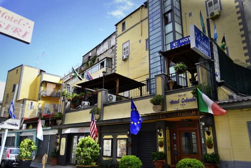Hotel Colombo, Primary image