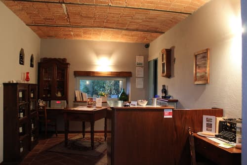 Red Wine - Guest House, Reception