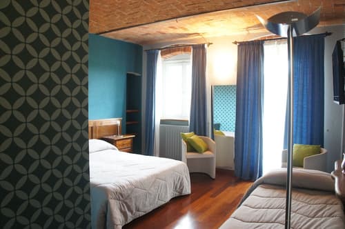 Red Wine - Guest House, Room