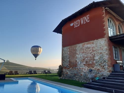 Red Wine - Guest House, Primary image